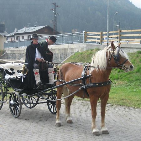 Agriturismo Raethia イゾラッチャ エクステリア 写真